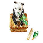 Magnifique Panda with Removable Bamboo and Green Leaf Branch