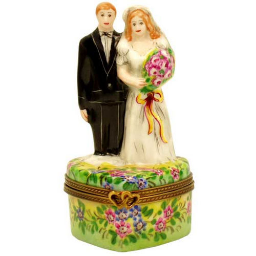 Magnifique Bride and Groom on Heart Limoges Box