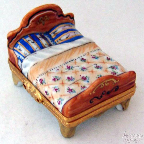 Artoria Bed Limoges Box