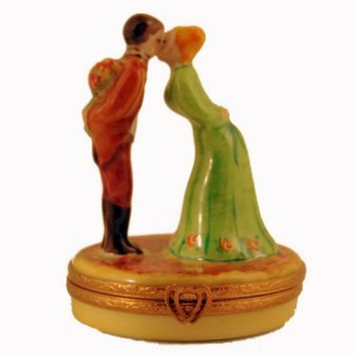 Artoria Loving Couple with Coquelicots Limoges Box