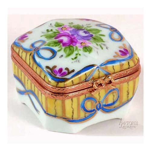 Artoria Square Rubis: Recamier Jaune Limoges Box