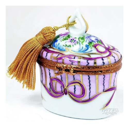 Artoria Oval with Tassel: Recamier Rose Limoges Box