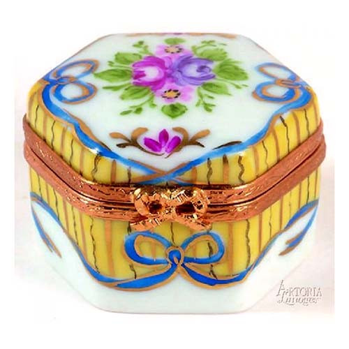 Artoria Hexagon: Recamier Jaune Limoges Box